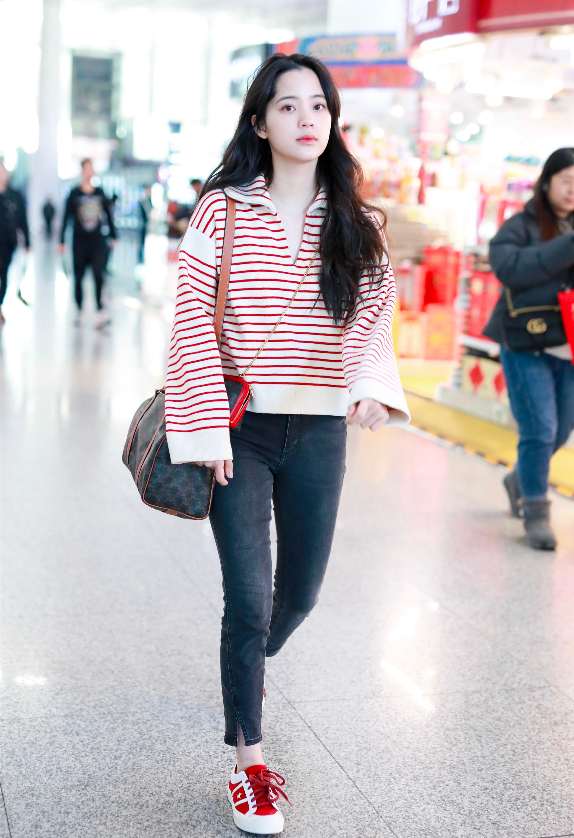 欧阳娜娜穿衣服风格,欧阳娜娜纪梵希衣服同款