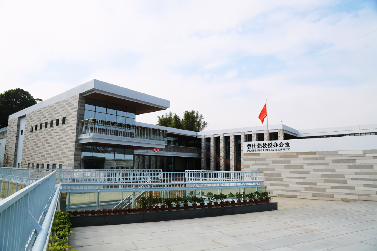 曾仕强仙逝后是火化还是土葬,曾仕强教授什么时间逝世的