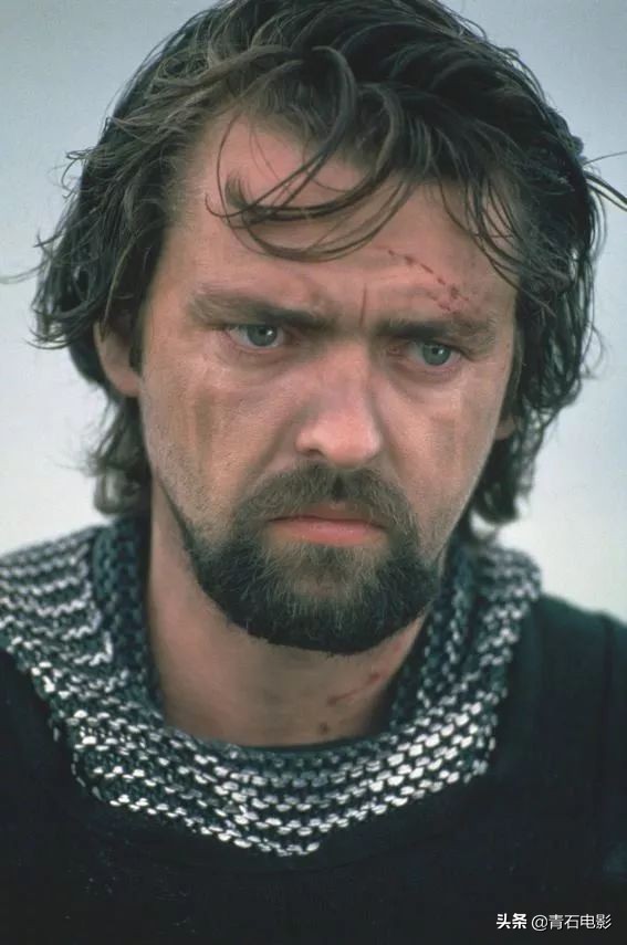 血与光交织的战争史诗，女神苏菲玛索盛世美颜，豆瓣评分高达8.9