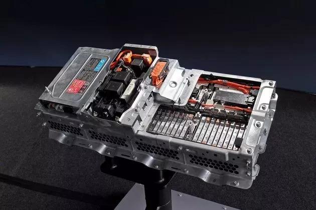 中国新能源汽车电池企业,哪几家车企动力电池质保终身