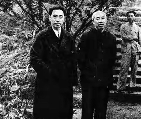 他资历超过所有元帅,建国后当第一副总理,晚年官至正国级