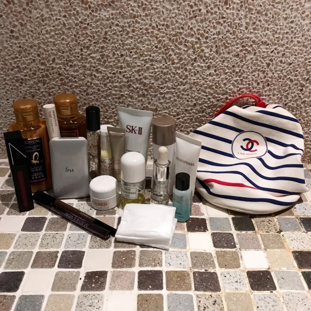 编辑部化妆包大公开,新年出行这样带就够了!