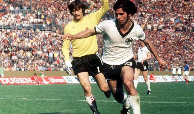 罗马里奥世界第一中锋,世界足坛史上排名前三