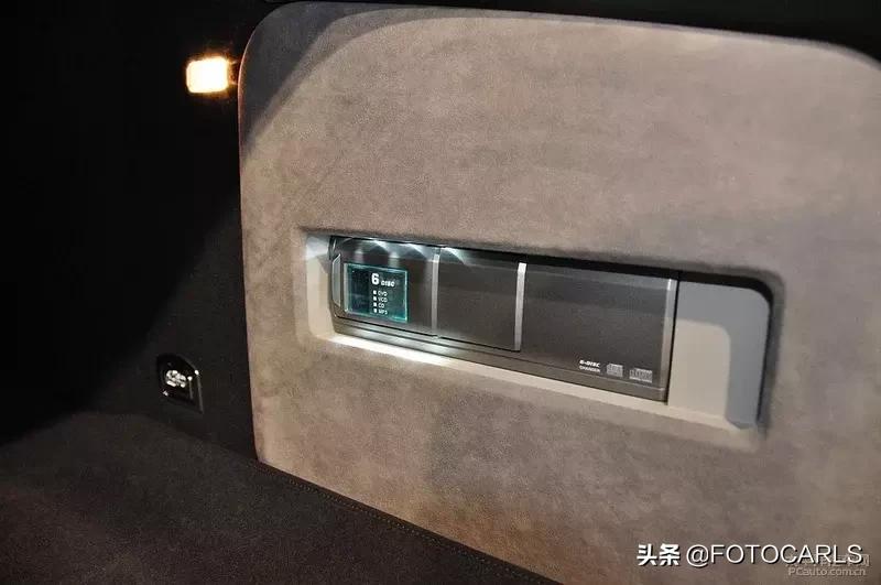 最新款豪华大众辉腾,2015年大众辉腾v84座顶配