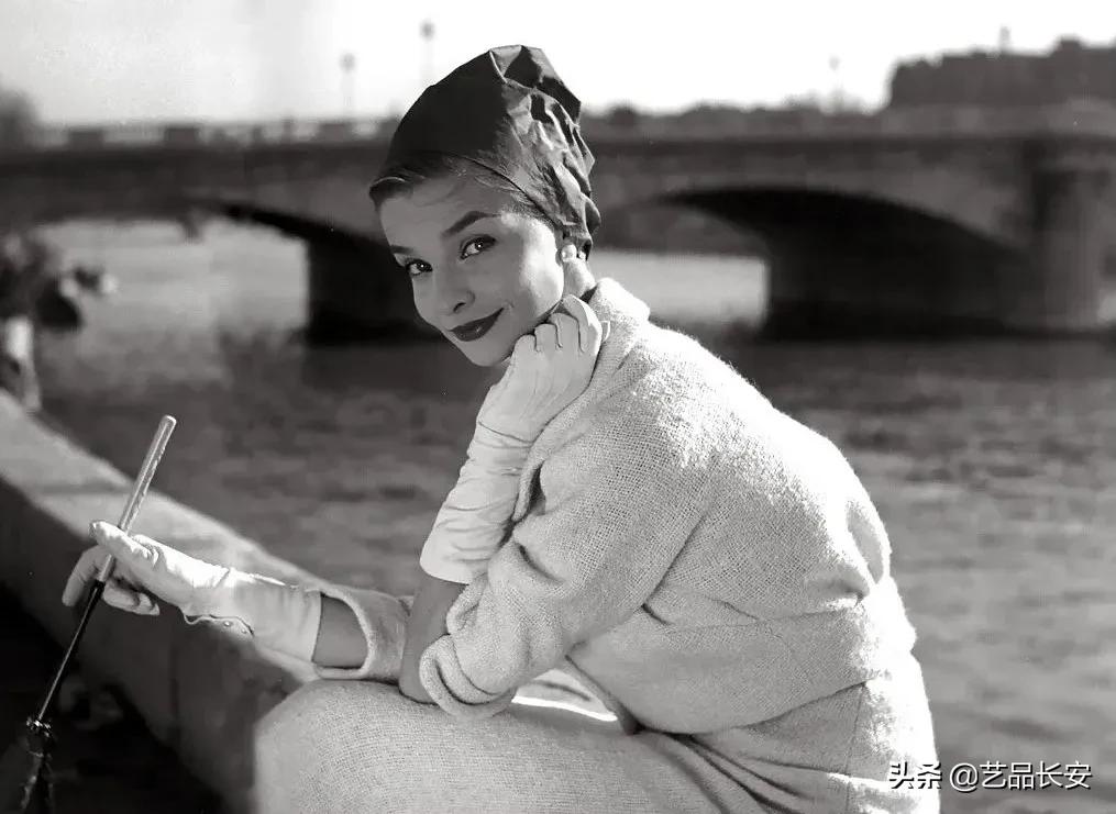 最具风情的复古美人,镜头下的少女仙气十足太美了