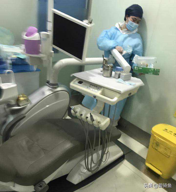 拔一颗长出来的智齿大概要花多少,拔一颗智齿前前后后花了快两千