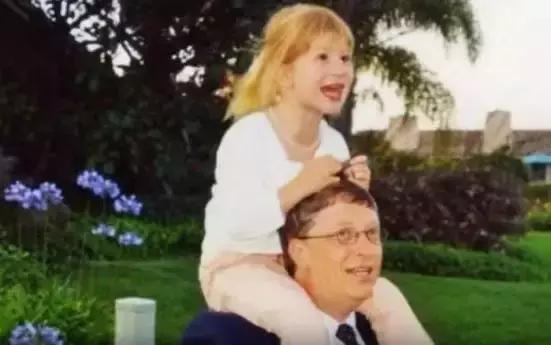 比尔盖茨女儿生活照片,比尔盖茨23岁女儿近照曝光