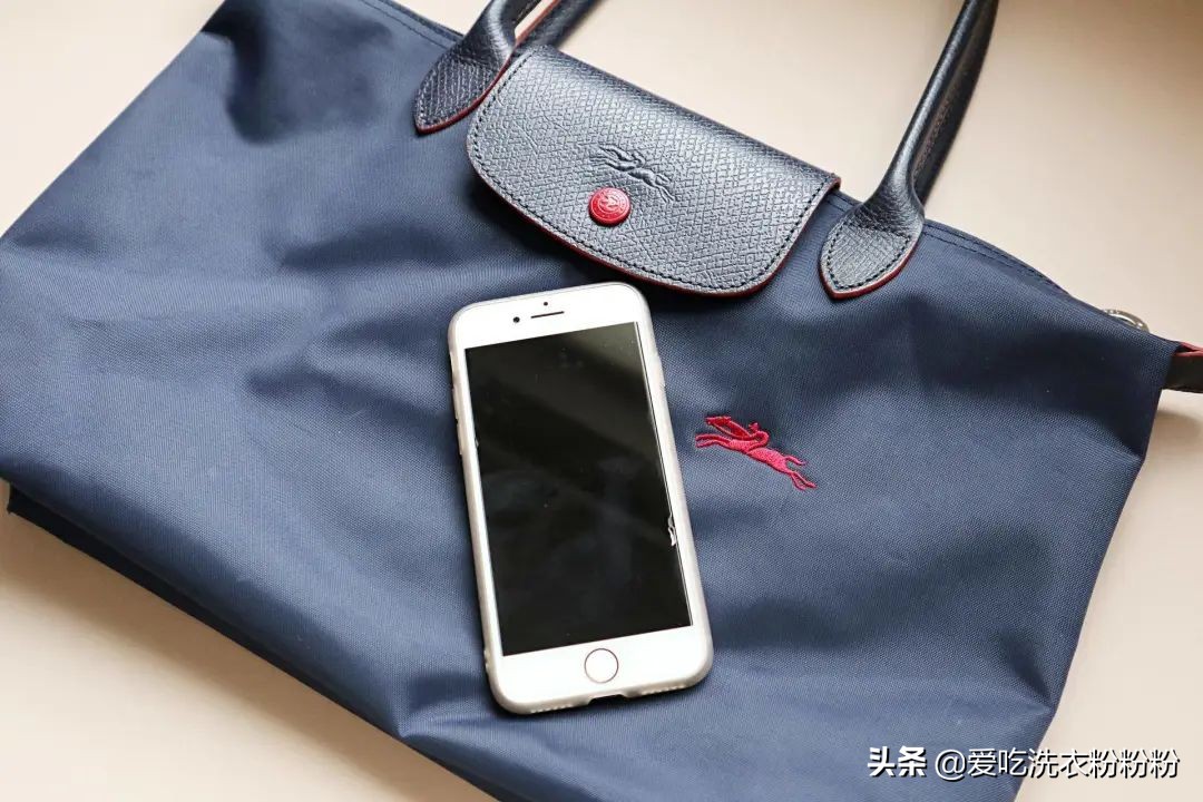 虽然路程很远但是还想回家过年,虽然路程很远用英语怎么说