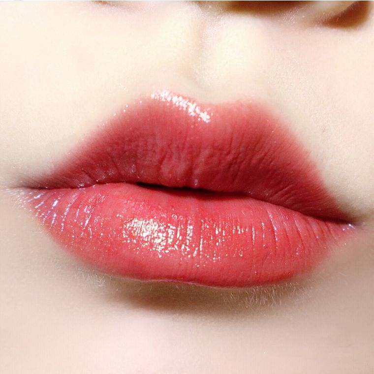 李佳琦推荐，大牌口红最值得购买的豆沙色！你有没有？