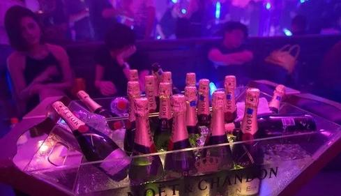 艾滋病其实离我们很近,艾滋病离我们有多近