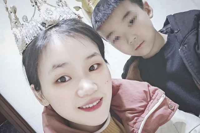 重庆漂亮单亲妈妈患重症致瘫痪，网恋男友跨1800公里接她回家