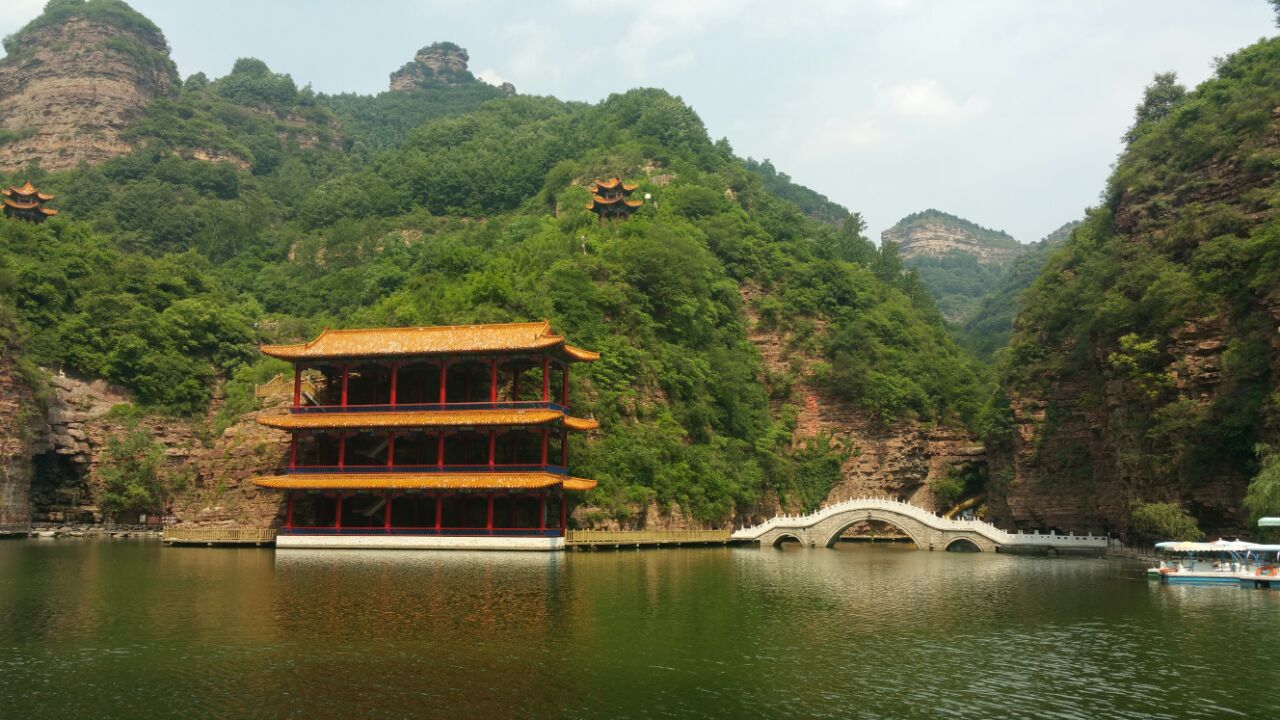 人间仙境七步沟,七步沟风景区石马崖