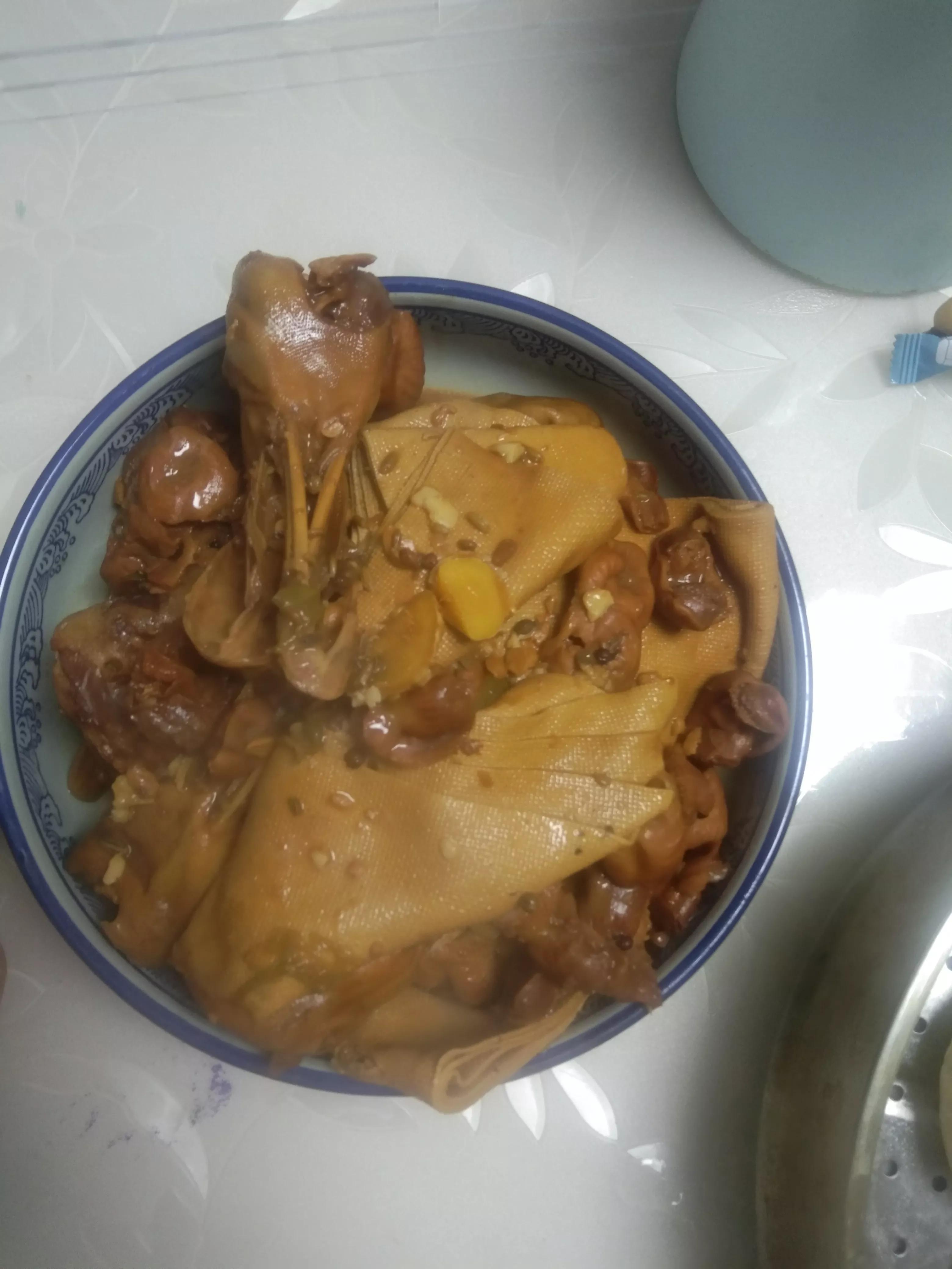 月子餐鸭头,月子期间能吃卤鸭头么