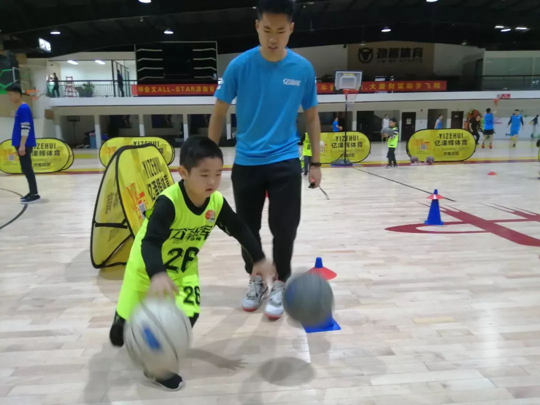 从小打篮球真的可以长高吗,打篮球为什么会有助于长高