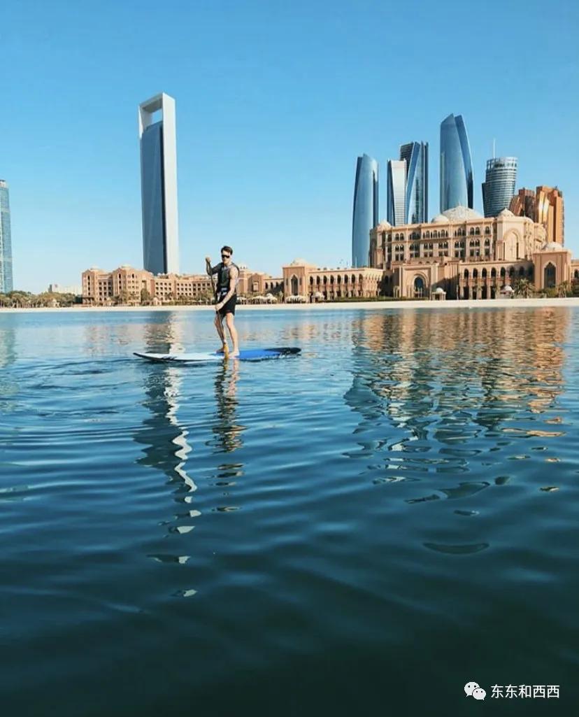 赌王何鸿燊的帅气照片,赌王何鸿燊年轻照帅