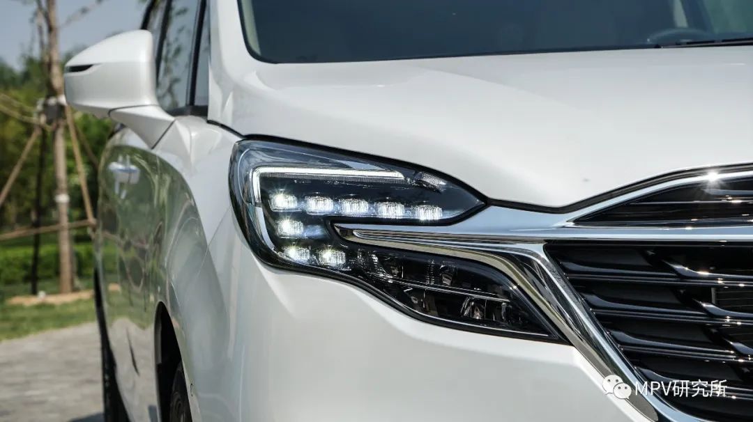 别克新gl8商务车报价及图片,别克gl8es尊享版新车优惠多少