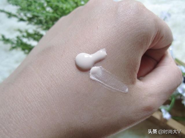 bb霜怎样上妆不卡粉好看,bb霜粉底不服帖