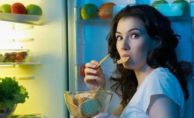 晚上饥饿的时候吃什么不容易长肉,晚上饥饿难忍怎么吃才最健康