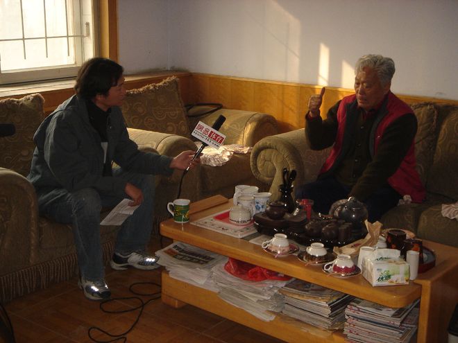 这支国足被骂最没有进取心的球队，球迷给教练寄了把刀