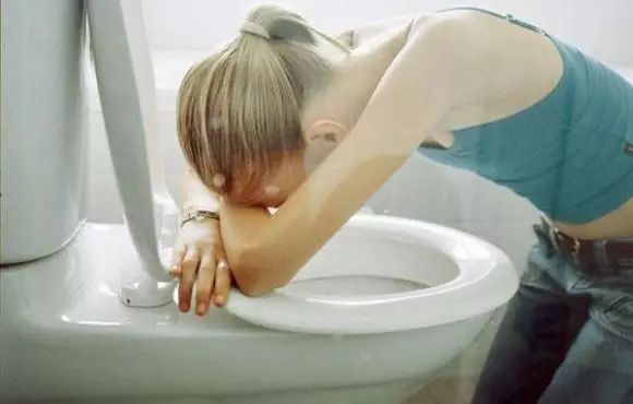 口发苦是什么疾病的预兆,嘴里发甜警惕四种病