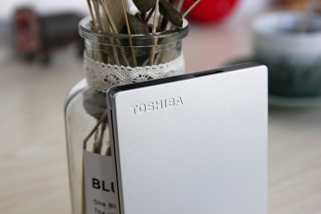 东芝移动硬盘slim1tb评测,东芝固态移动硬盘推荐评测