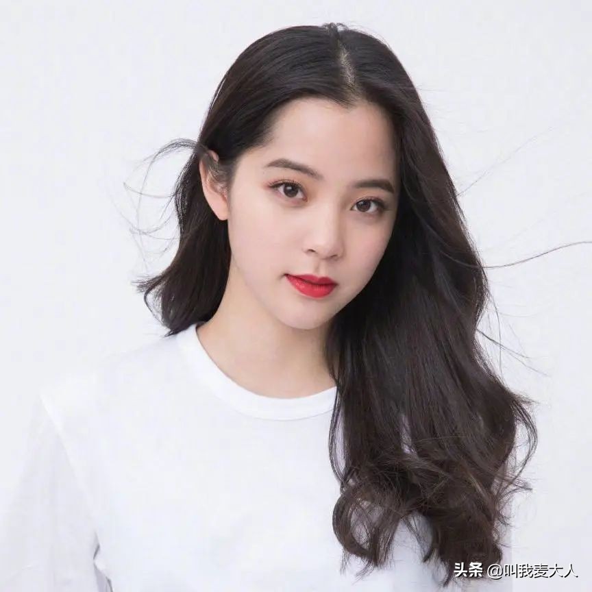 她是80年代著名天后，与日本赛车手恩爱38年，今71岁无儿又无女