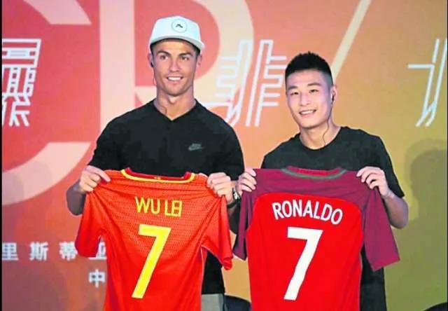 梅西的辉煌岁月,梅西曾经年少轻狂的模样