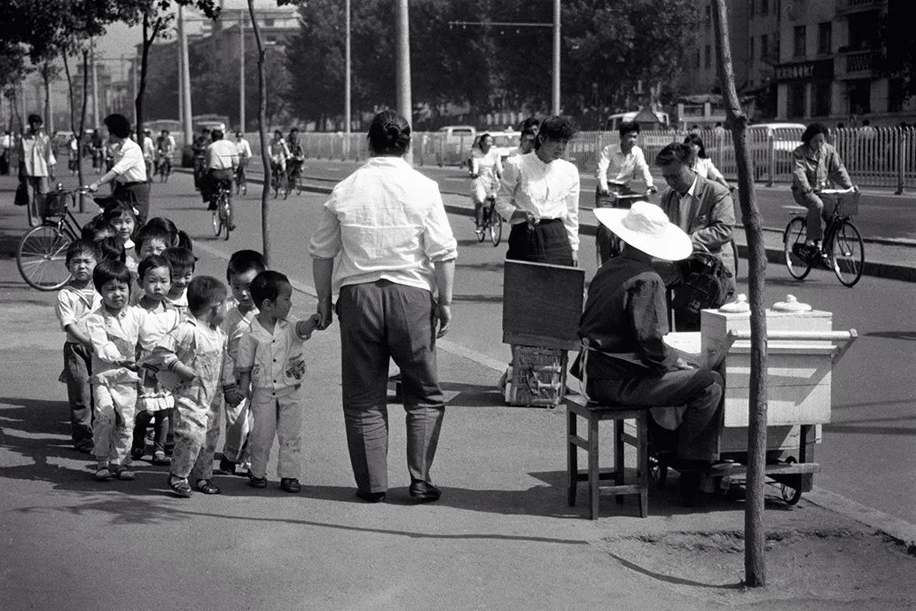 从一线记者到摄影艺术家，谢军拍下了即将消逝的时代记忆