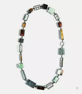 当代艺术首饰与传统文化,首饰艺术的自由表达