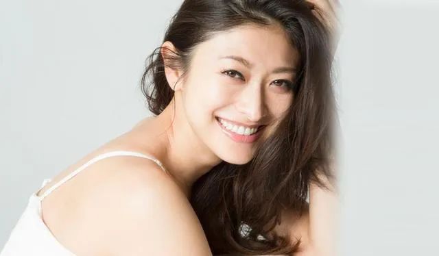 10年地下情曝光，“亚洲第一美少年”竟然选了她？