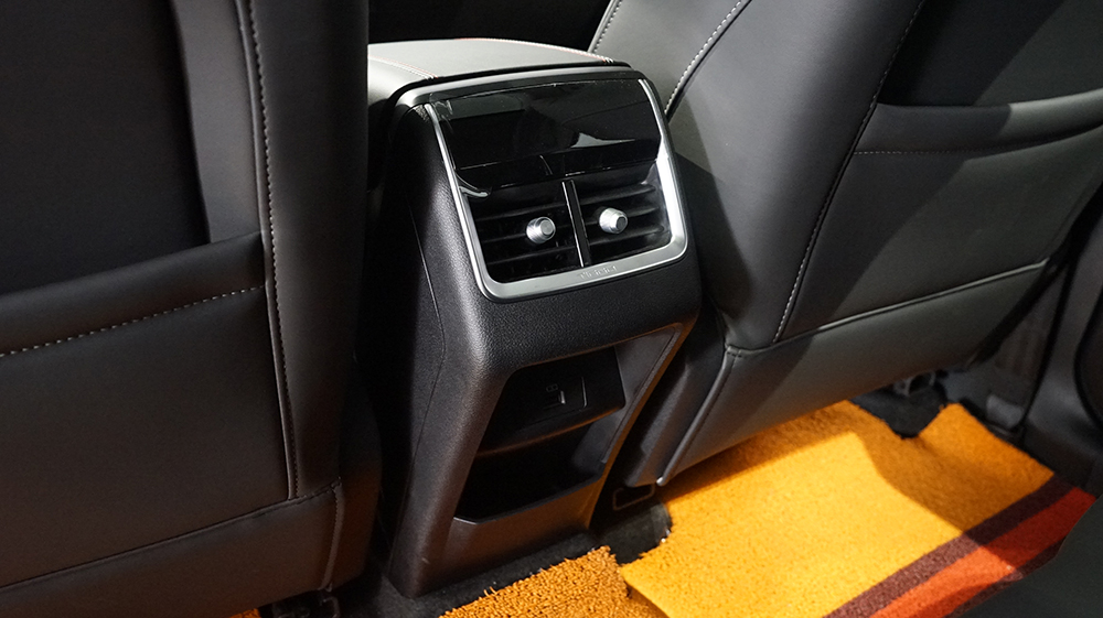 奇瑞瑞虎7plus1.5tcvt试驾视频,峰格设计作品