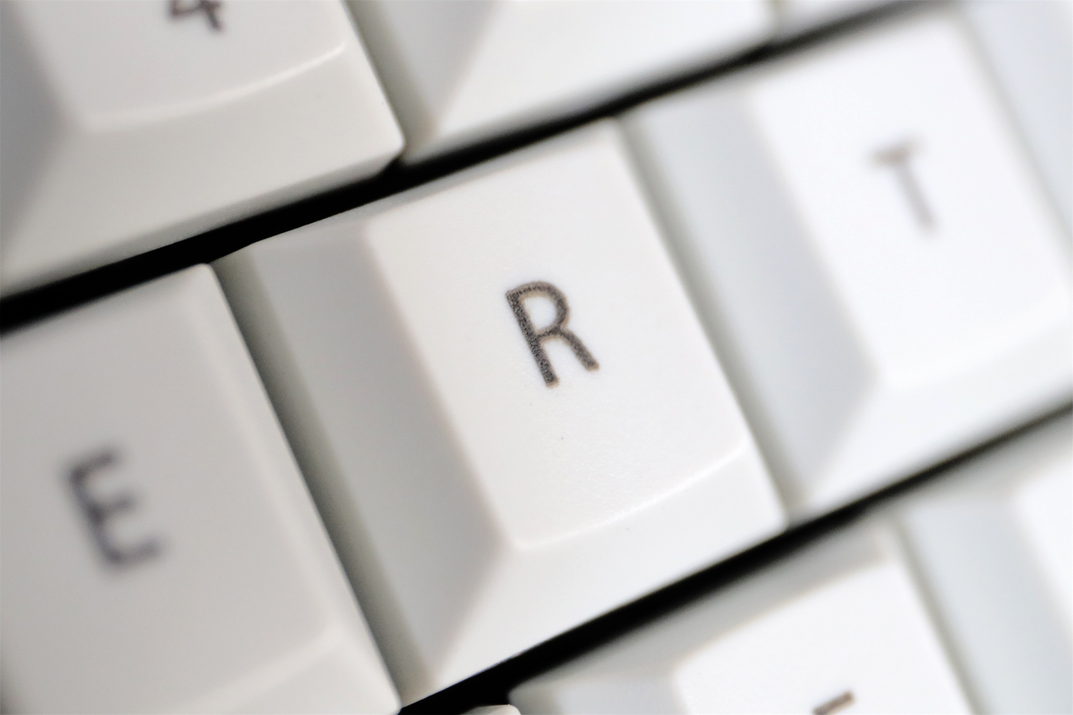 cherrymx2.0和ikbcc104哪个手感更好,cherrymx2.0s键盘怎么样