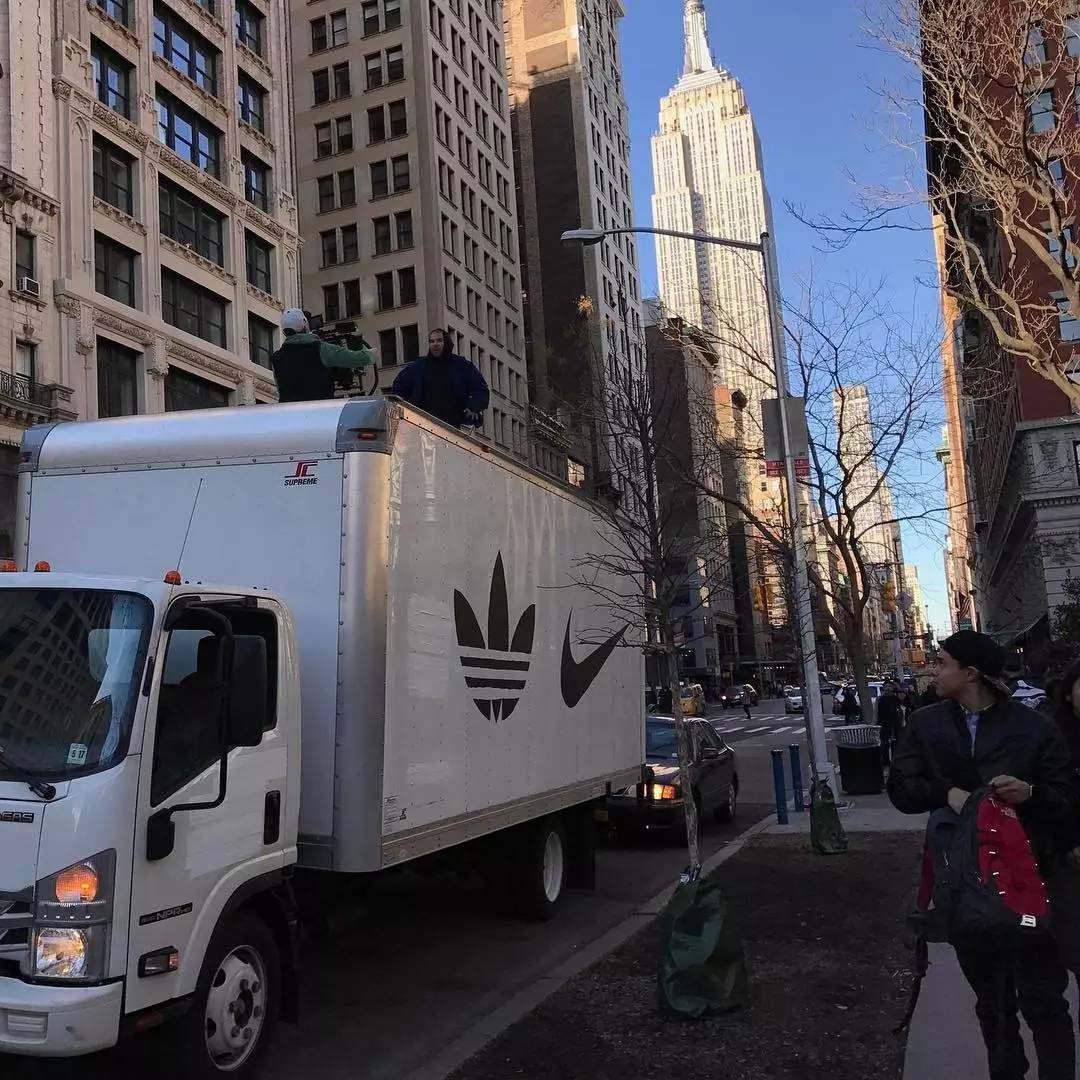 运动潮牌NIKE与Adidas的联名神秘产品，你知道吗？