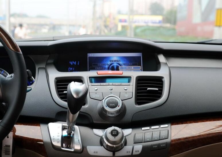 更像旅行车的轿车,更像旅行车的两厢车