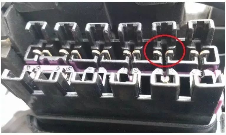 大众宝来雨刮器不动故障案例维修,上汽大众最新车型维修案例