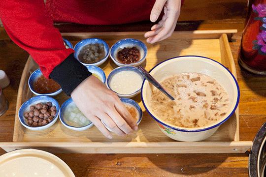 3块8重庆市井火锅,物价回到十年前的超市