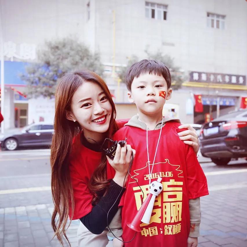 【足球头像】超美女生足球头像！