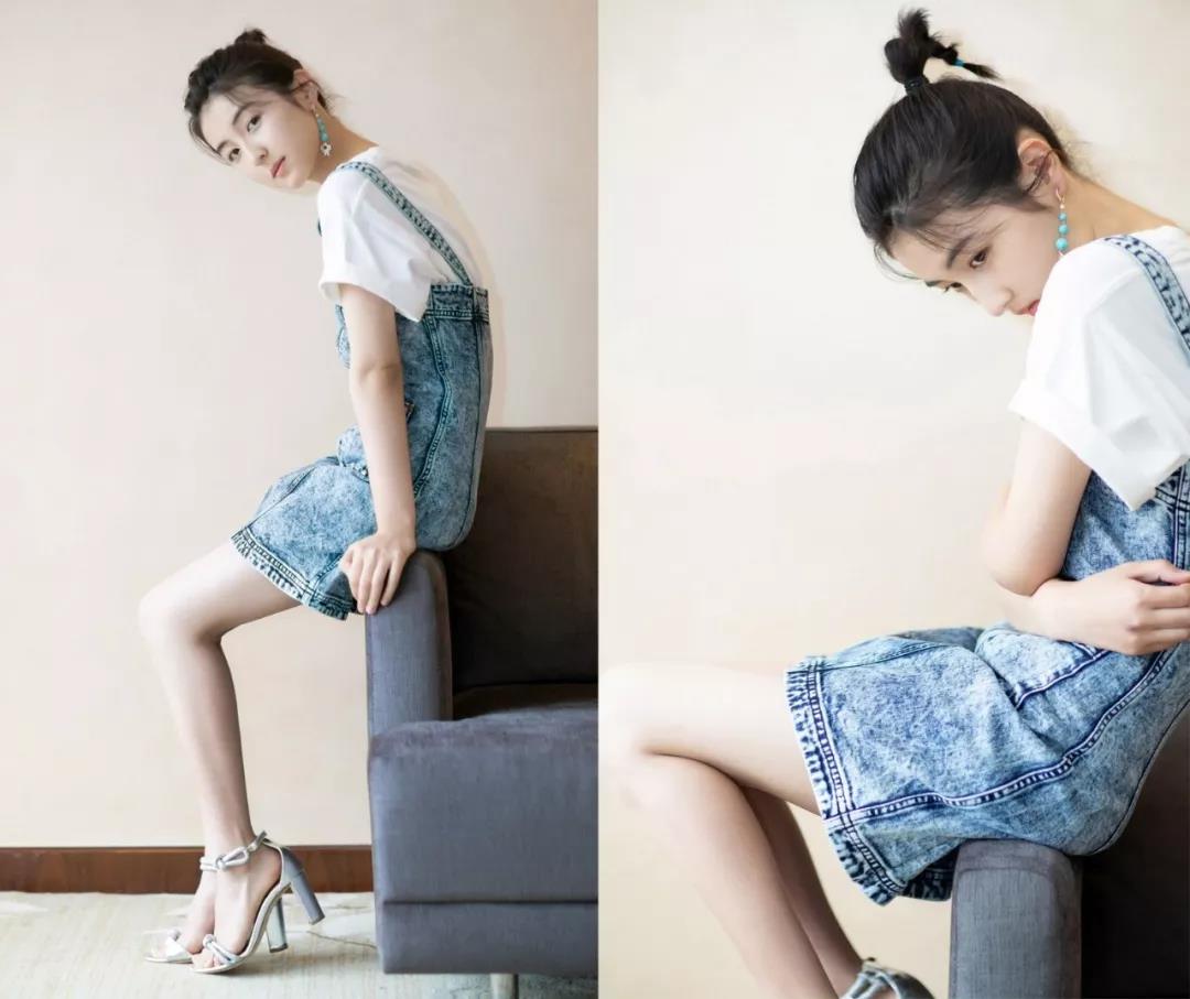 今年流行这样穿白衬衫牛仔裙,牛仔衬衫裙该搭配什么鞋子好看