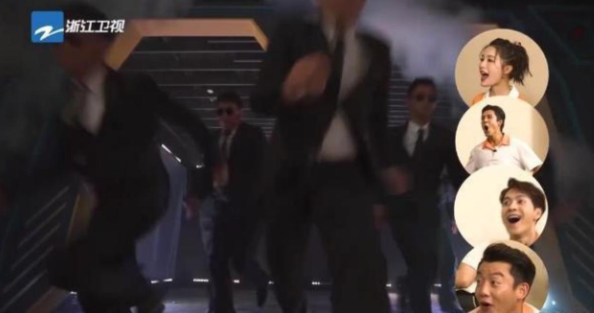 奔跑吧蔡徐坤选郭麒麟上船,郭麒麟蔡徐坤撕名牌完整版