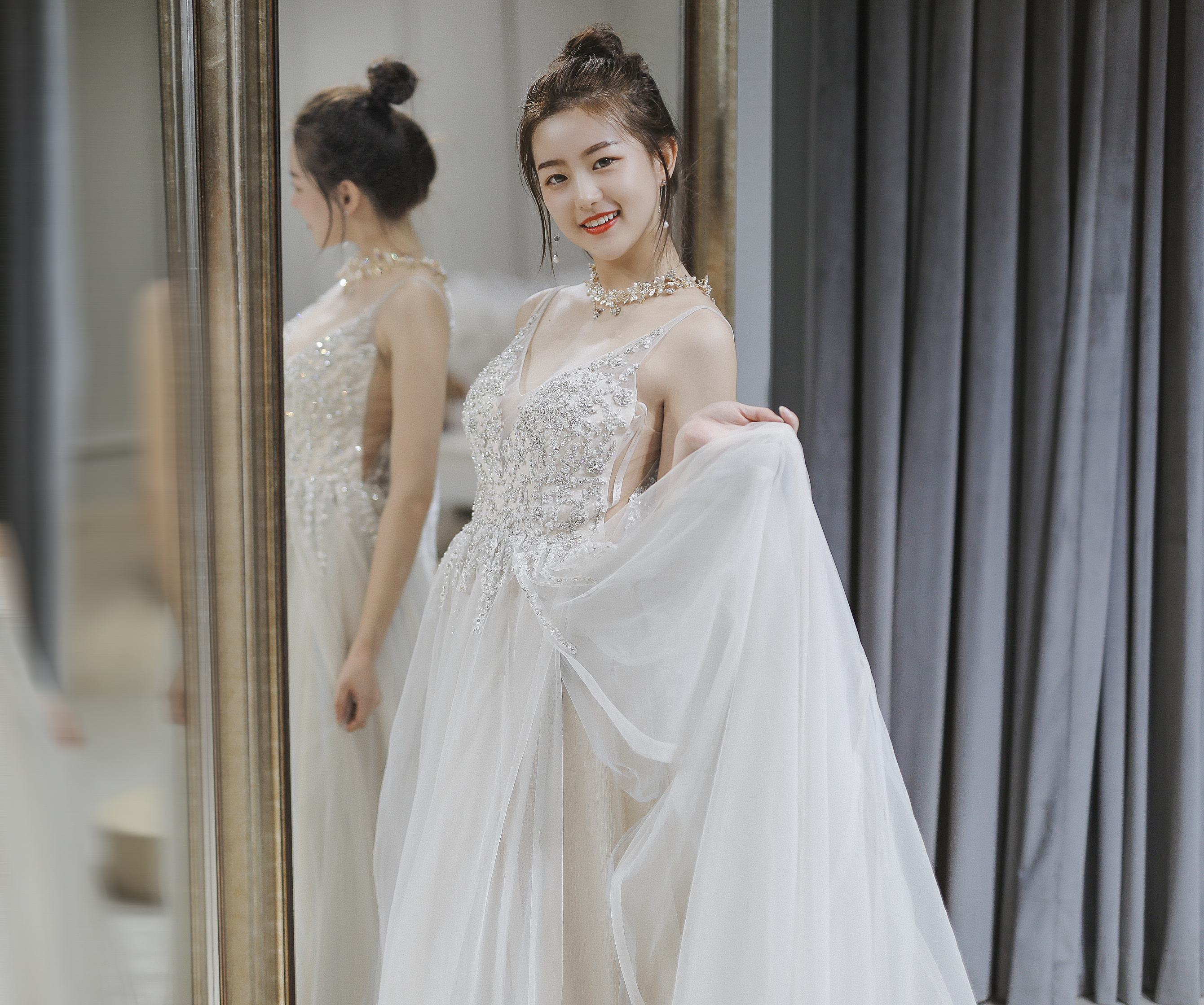 年会礼服穿什么好,年会穿哪样的礼服好看