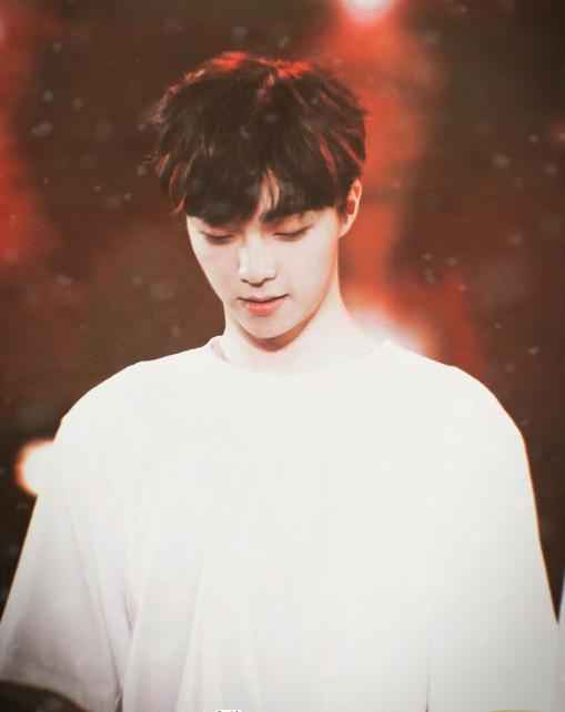 陈立农赤狐书生采访,陈立农赤狐书生翻跟头