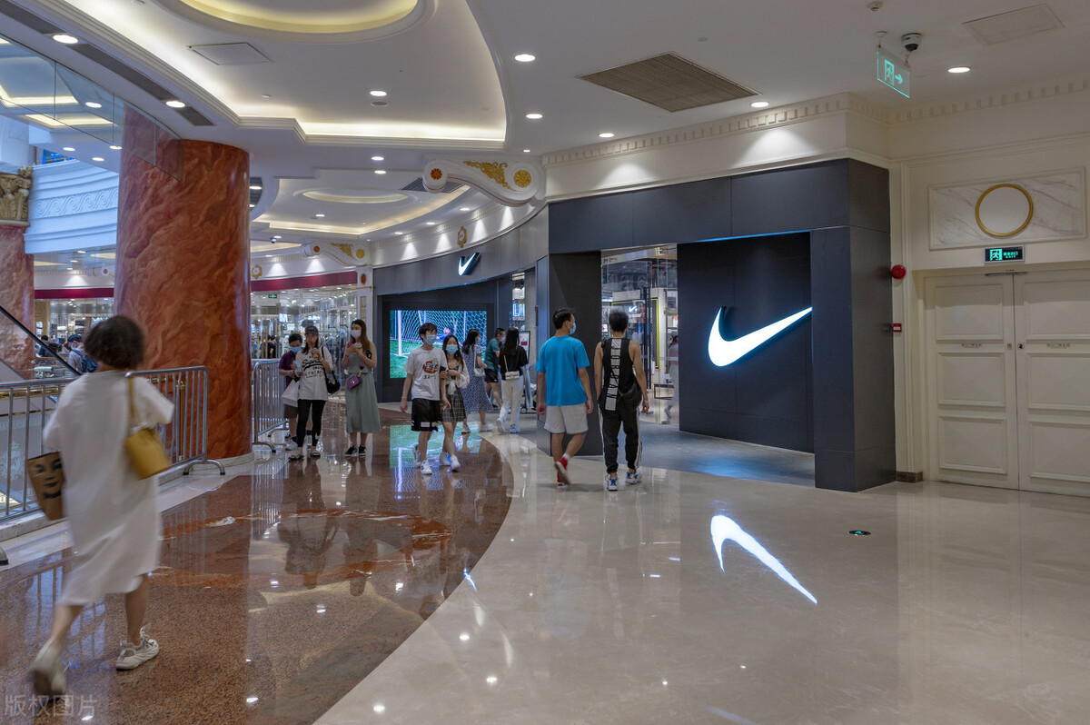 国人真的给Nike脸了！要是像国安一样强硬，谁还敢撒野？