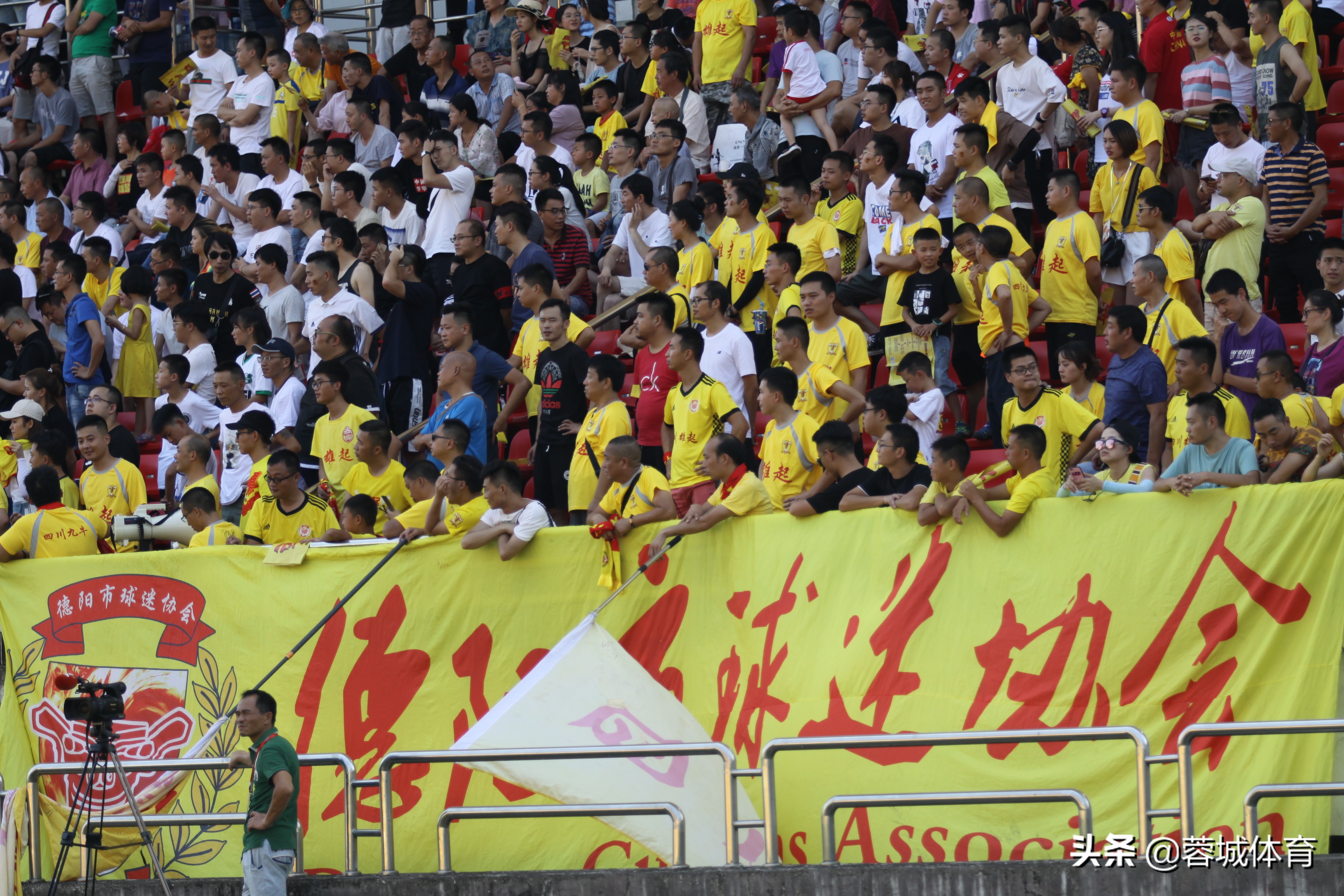 川蓉德比,2019中乙成都兴城冲甲成功