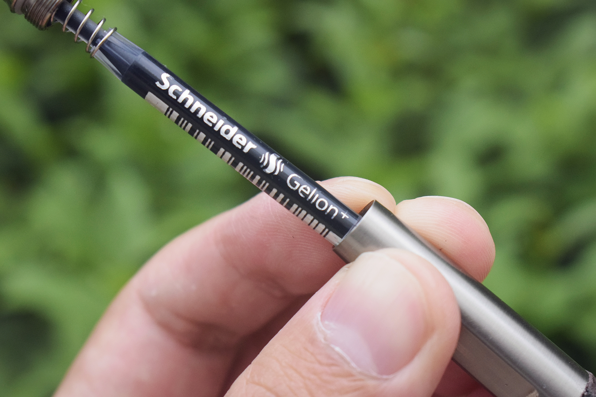 弘安保罗战术笔破窗效果,尊奢体验