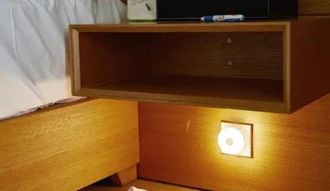 老人独居在家推荐什么智能设备,能照顾老人的智能机器人