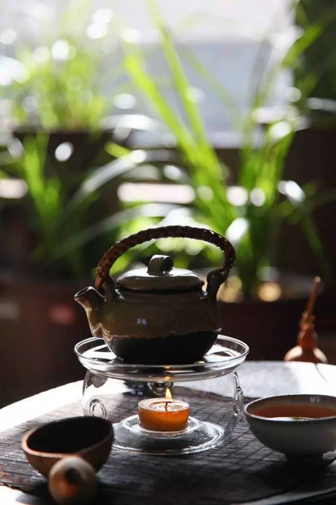 一杯暖心的清茶散文,一盏清茶品百味经典散文