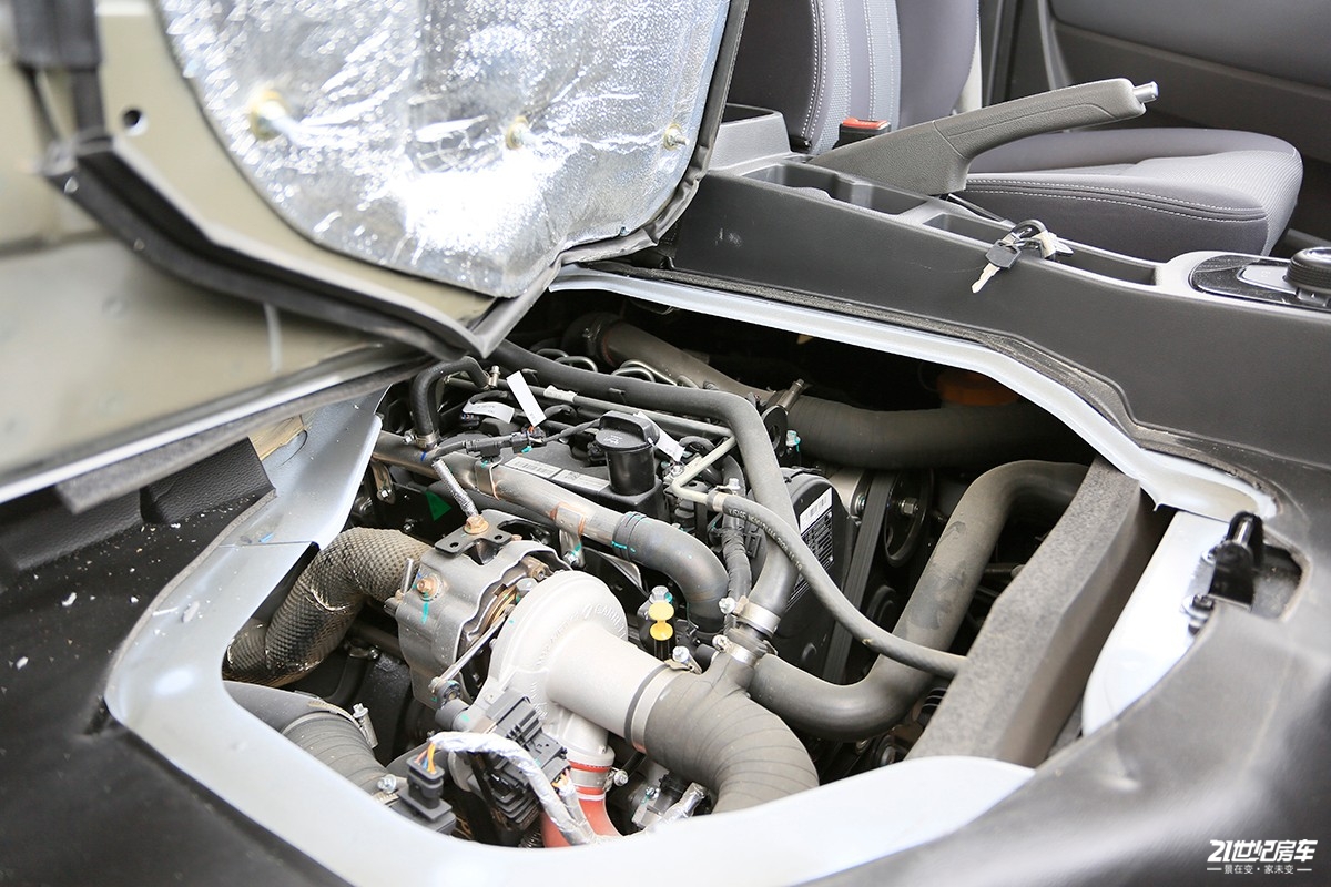 性价比入门房车,新飞国六平头轻卡房车