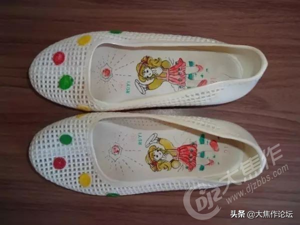 曾经这种衣服在焦作人手一件，穿过的都老了