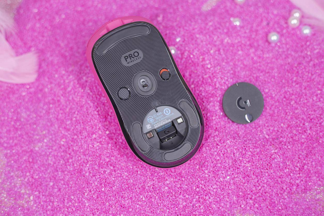 罗技鼠标gpw三代樱花粉,罗技prowireless鼠标测评