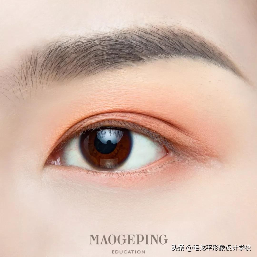手把手教你画精致的妆,化妆前后差距大的变装
